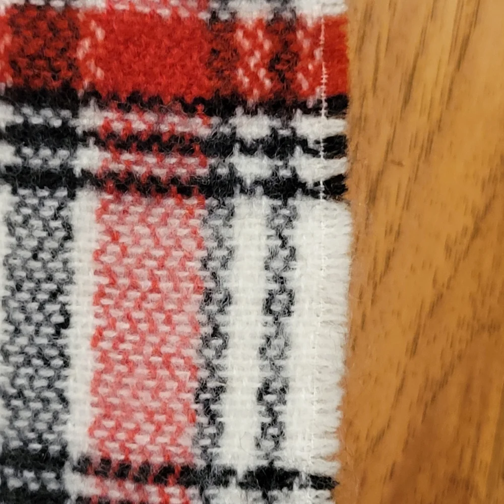 NWT Kirkland Plaid scarf